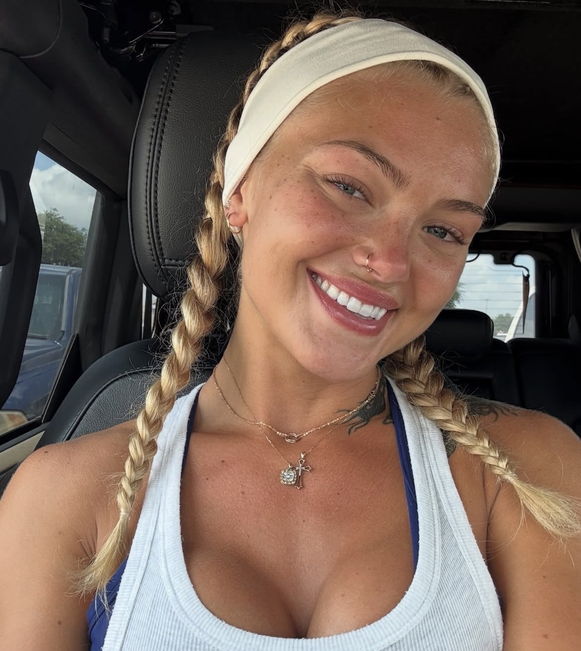 Blonde babe needs to be satisfied #Dpr6da3z