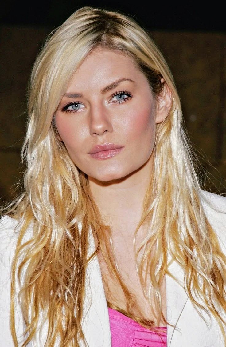 Elisha Cuthbert- this blonde bombshell needs those lovely breasts motorboated #2CwwM018